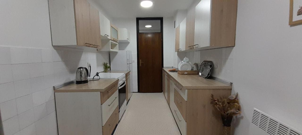 Cozy And Sunny Apartment Near The Airport 사라예보 외부 사진