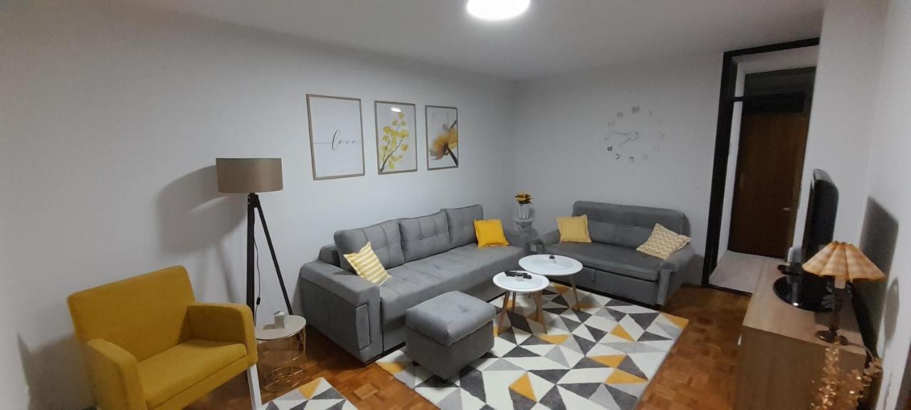 Cozy And Sunny Apartment Near The Airport 사라예보 외부 사진