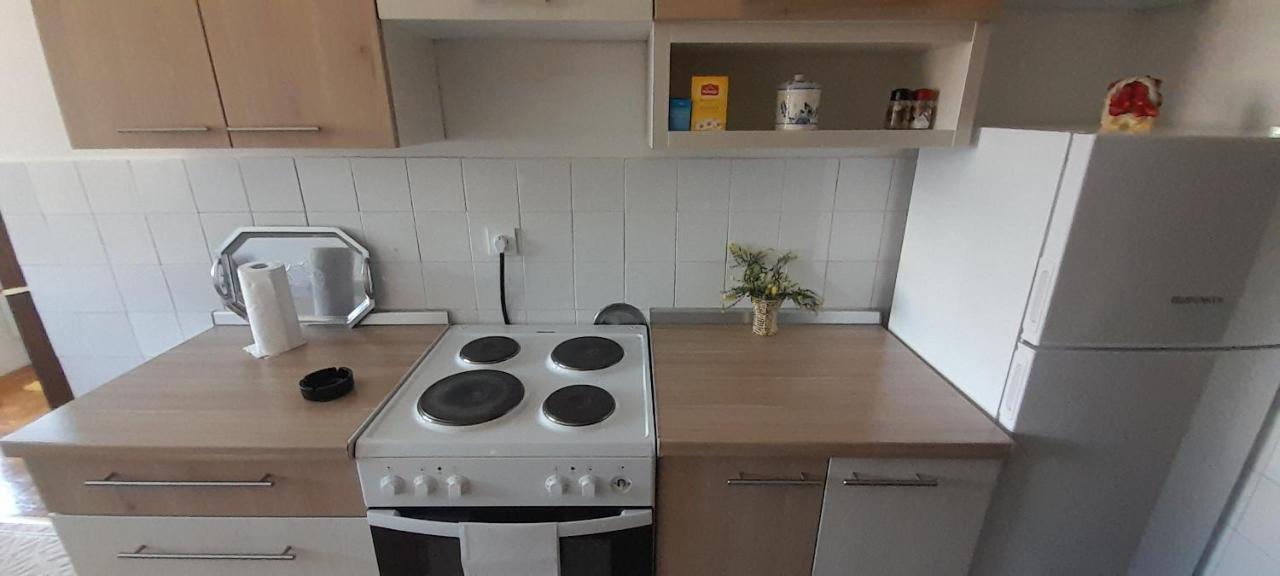 Cozy And Sunny Apartment Near The Airport 사라예보 외부 사진